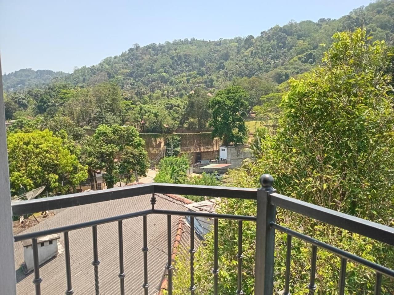Sun Set Forest Villa Kandy Exterior foto
